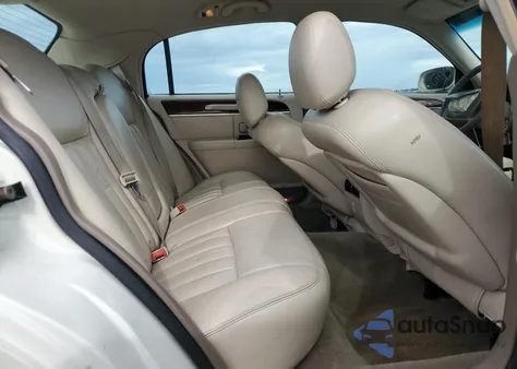 2003 Lincoln Town Car Executive из США, поврежденный, VIN 1LNHM81W93Y686887